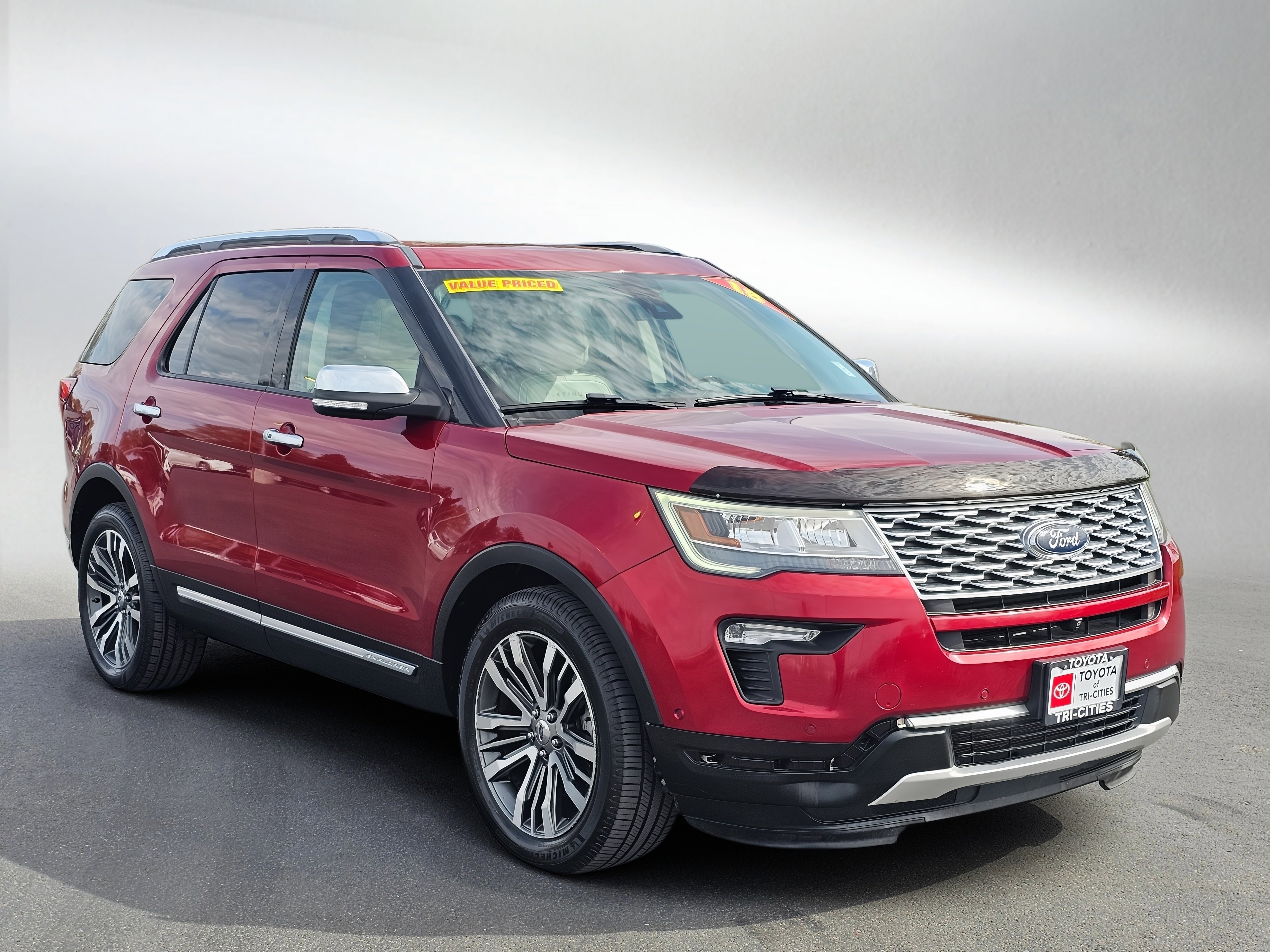 Used 2018 Ford Explorer Platinum AWD/4WD image 8