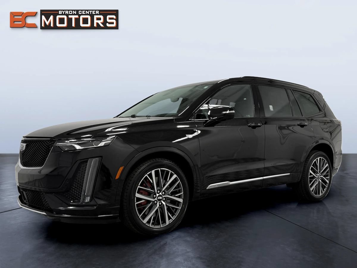 Used 2023 Cadillac XT6 Sport w/ Technology Package AWD/4WD image 2