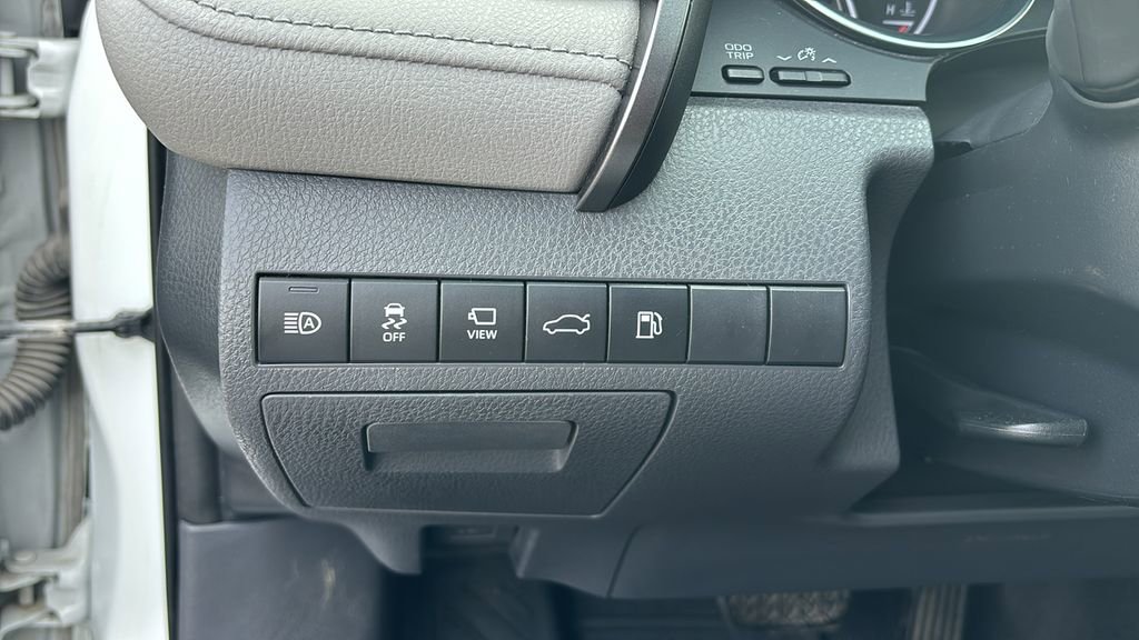 Used 2018 Toyota Camry XLE w/ Audio Package image 15