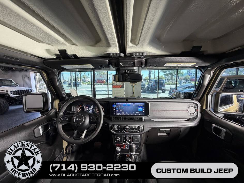 Used 2025 Jeep Wrangler Unlimited Rubicon AWD/4WD image 18