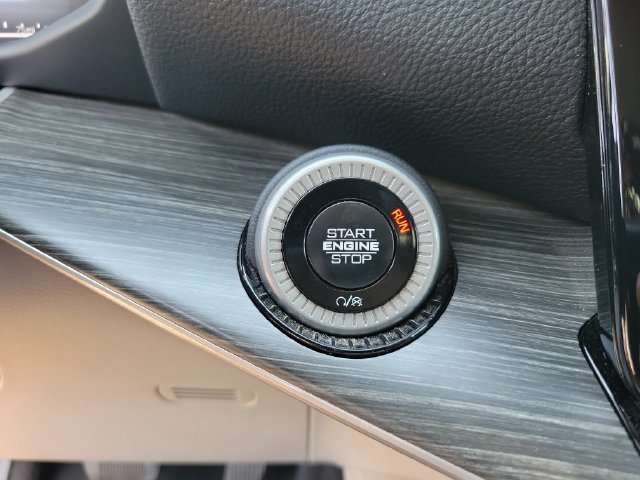Used 2024 Jeep Wagoneer Series II w/ Flexible Seating Group RWD image 27