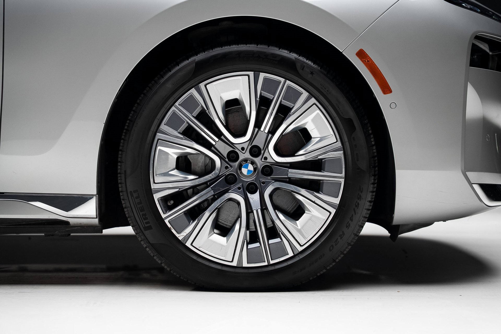 Used 2023 BMW i7 xDrive60 image 38