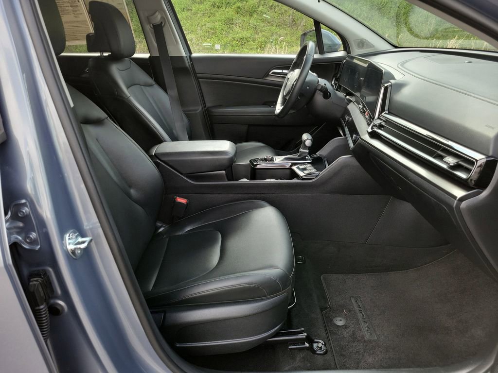 Used 2025 Kia Sportage EX FWD image 39