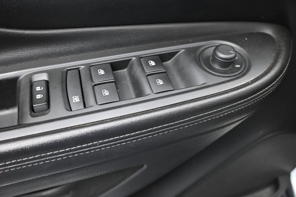 Used 2019 Buick Encore Essence FWD image 13