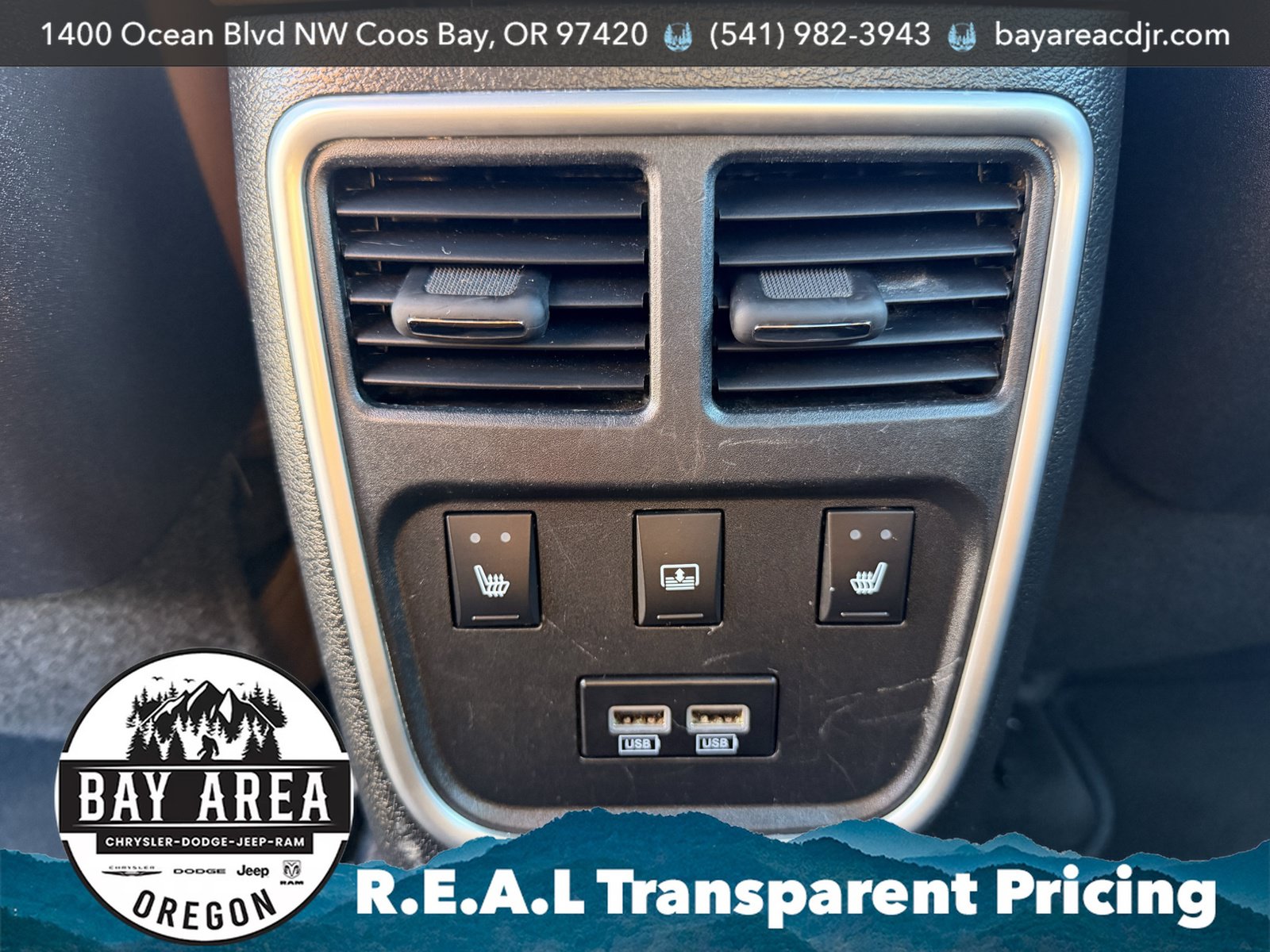 Used 2019 Chrysler 300 Limited w/ Light Group RWD image 16