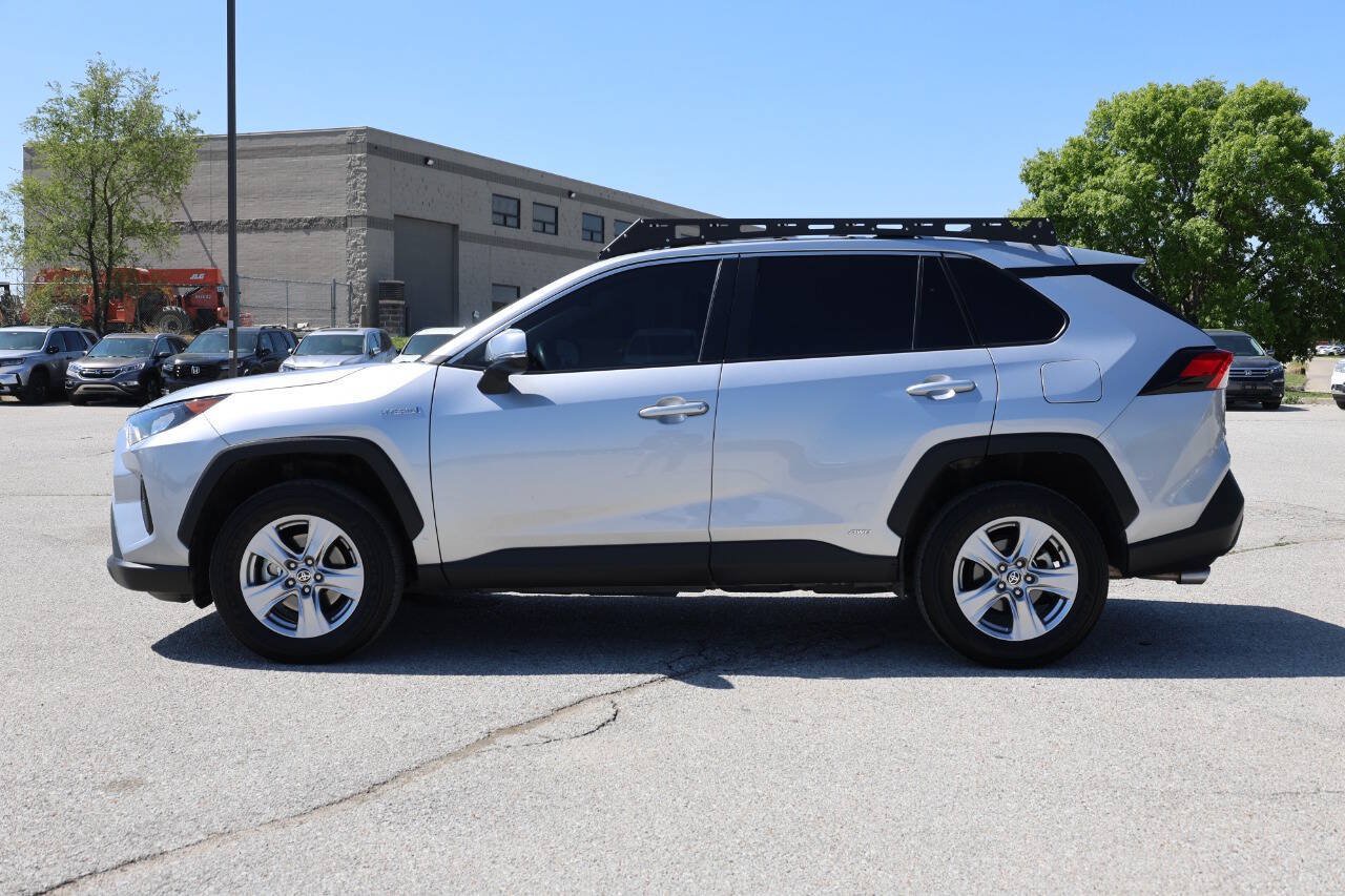 Used 2021 Toyota RAV4 LE AWD/4WD image 8