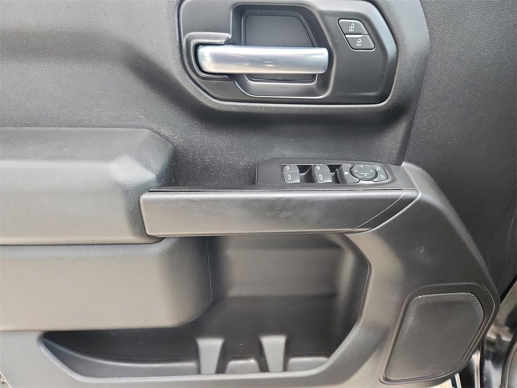 Used 2020 Chevrolet Silverado 1500 Custom w/ Custom Value Package image 14