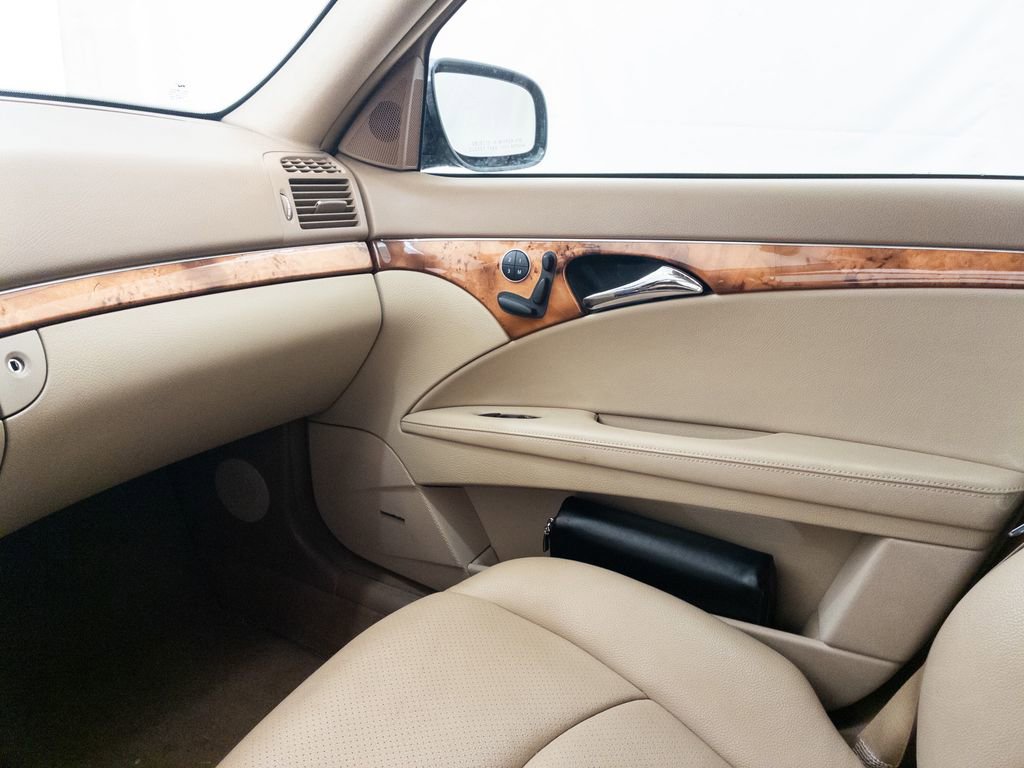 Used 2008 Mercedes-Benz E 350 4MATIC Wagon image 23