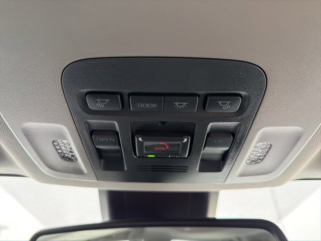 Used 2024 Toyota Camry SE image 26