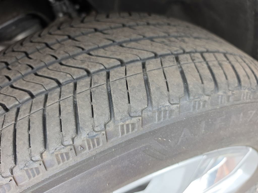 Used 2024 Chevrolet Tahoe High Country image 32