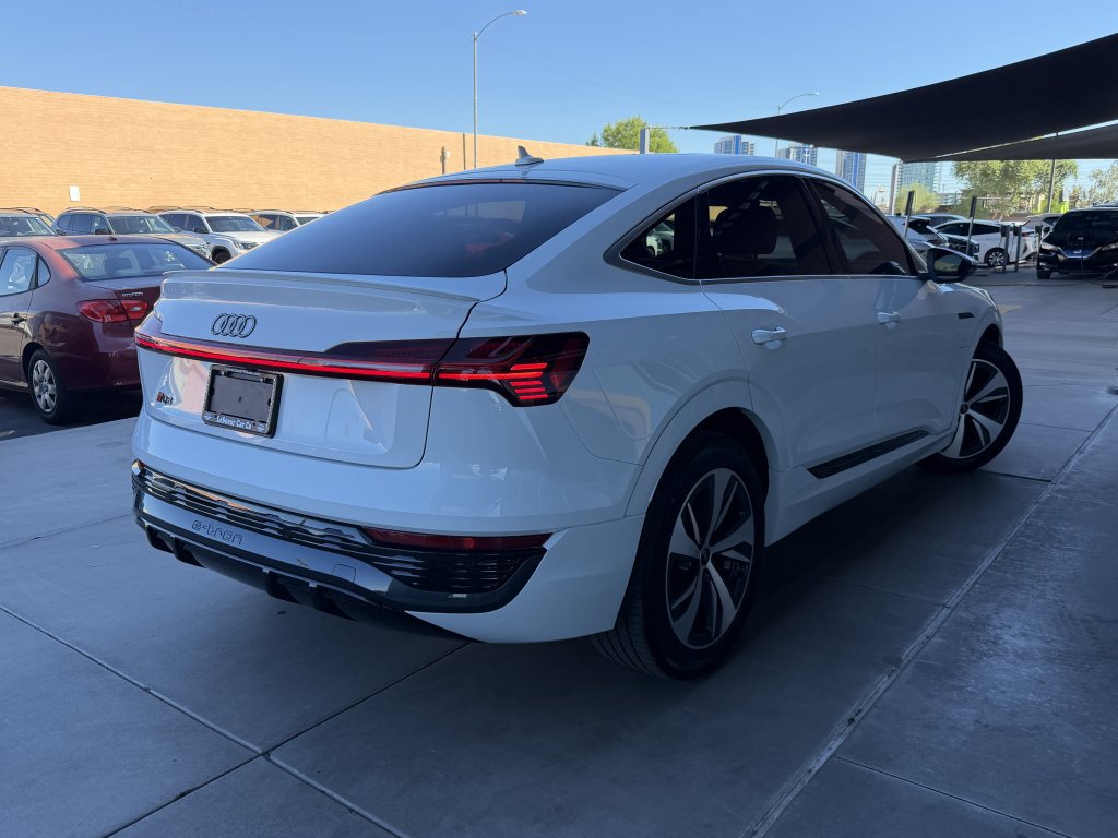Used 2024 Audi Q8 e-tron Premium AWD/4WD image 4