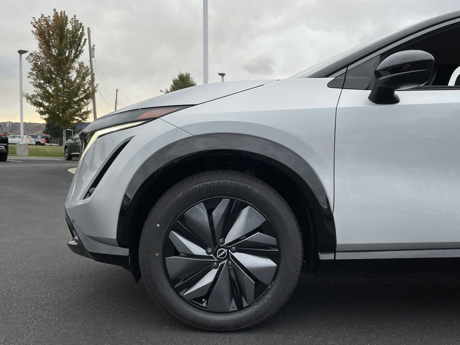 New 2024 Nissan Ariya AWD image 9