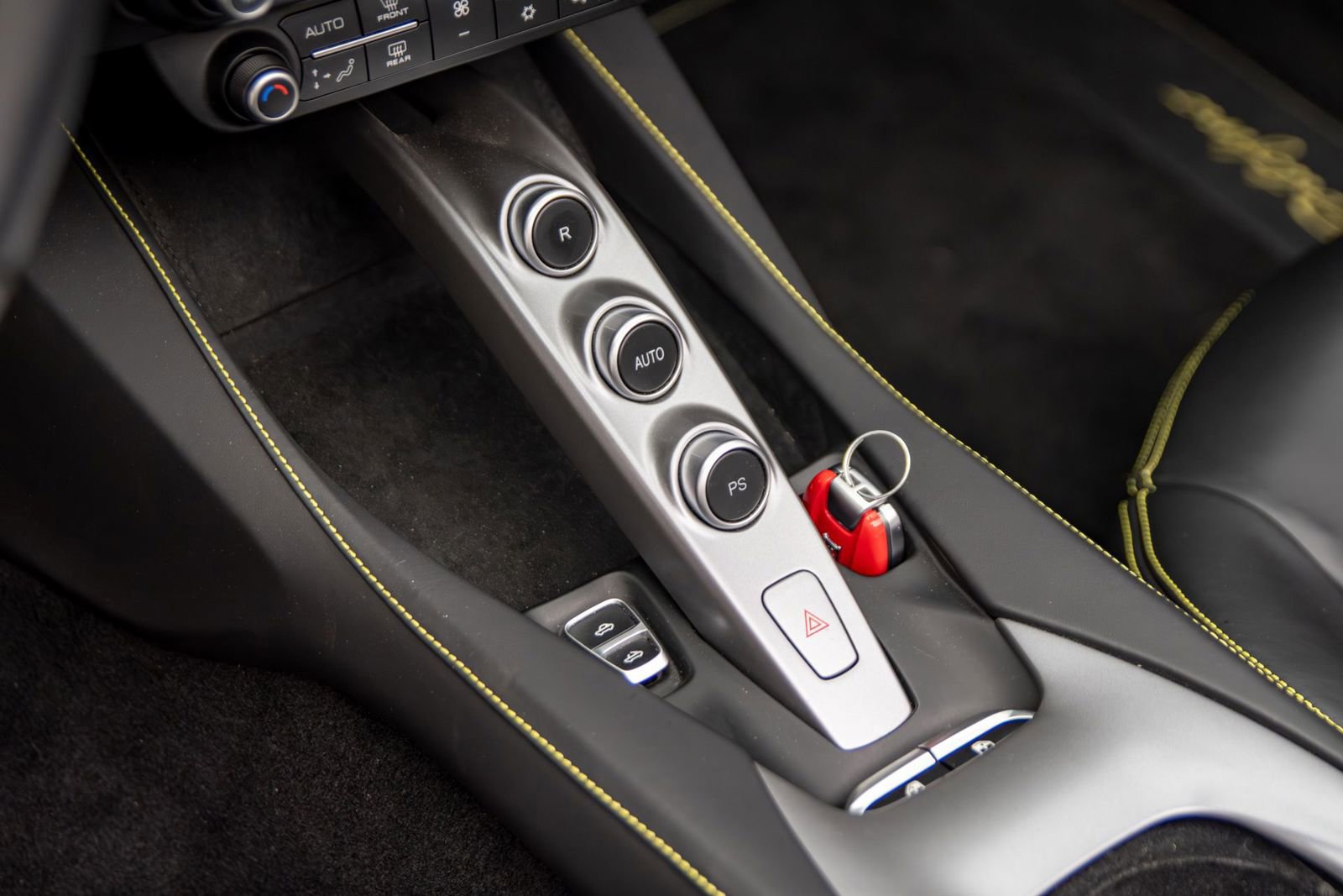 Used 2019 Ferrari Portofino RWD image 29