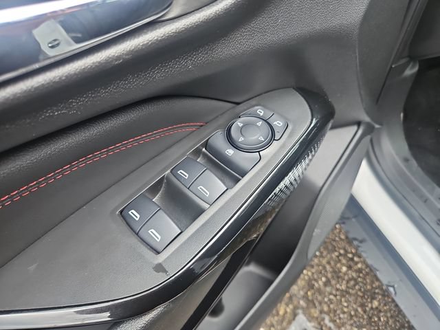 Used 2024 Chevrolet Trax RS w/ Sunroof Package FWD image 12
