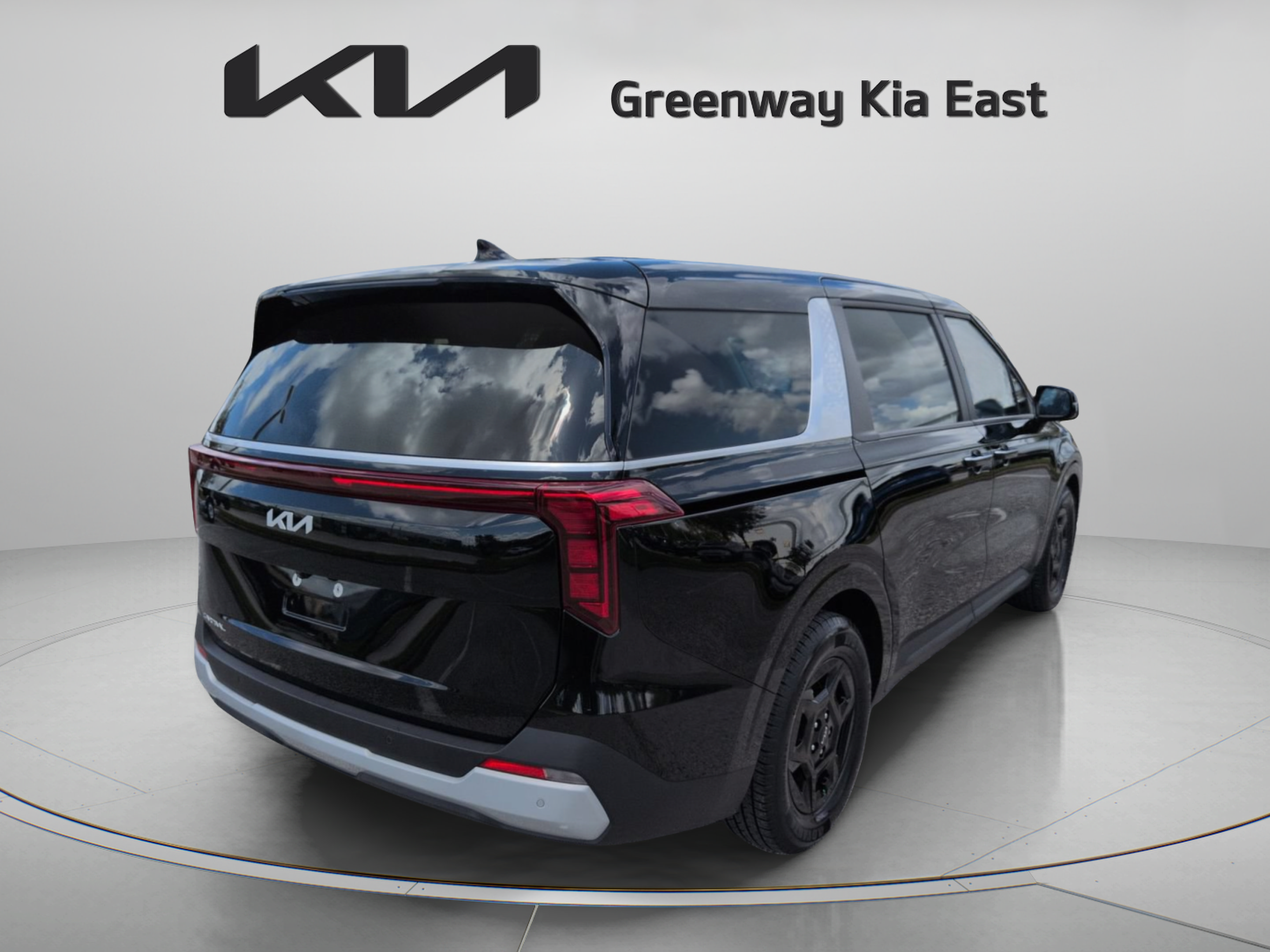 Used 2025 Kia Carnival FWD image 6