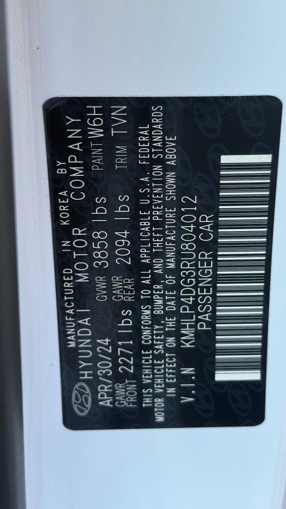 Certified 2024 Hyundai Elantra Limited FWD image 9
