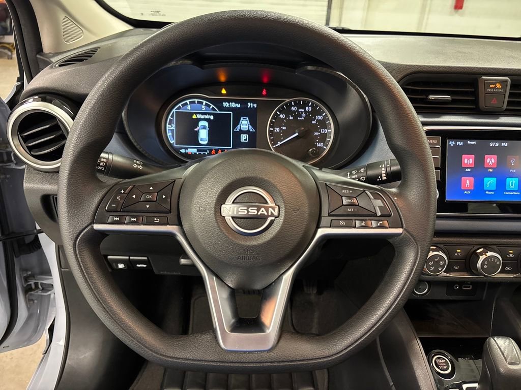 Used 2025 Nissan Versa SV image 30
