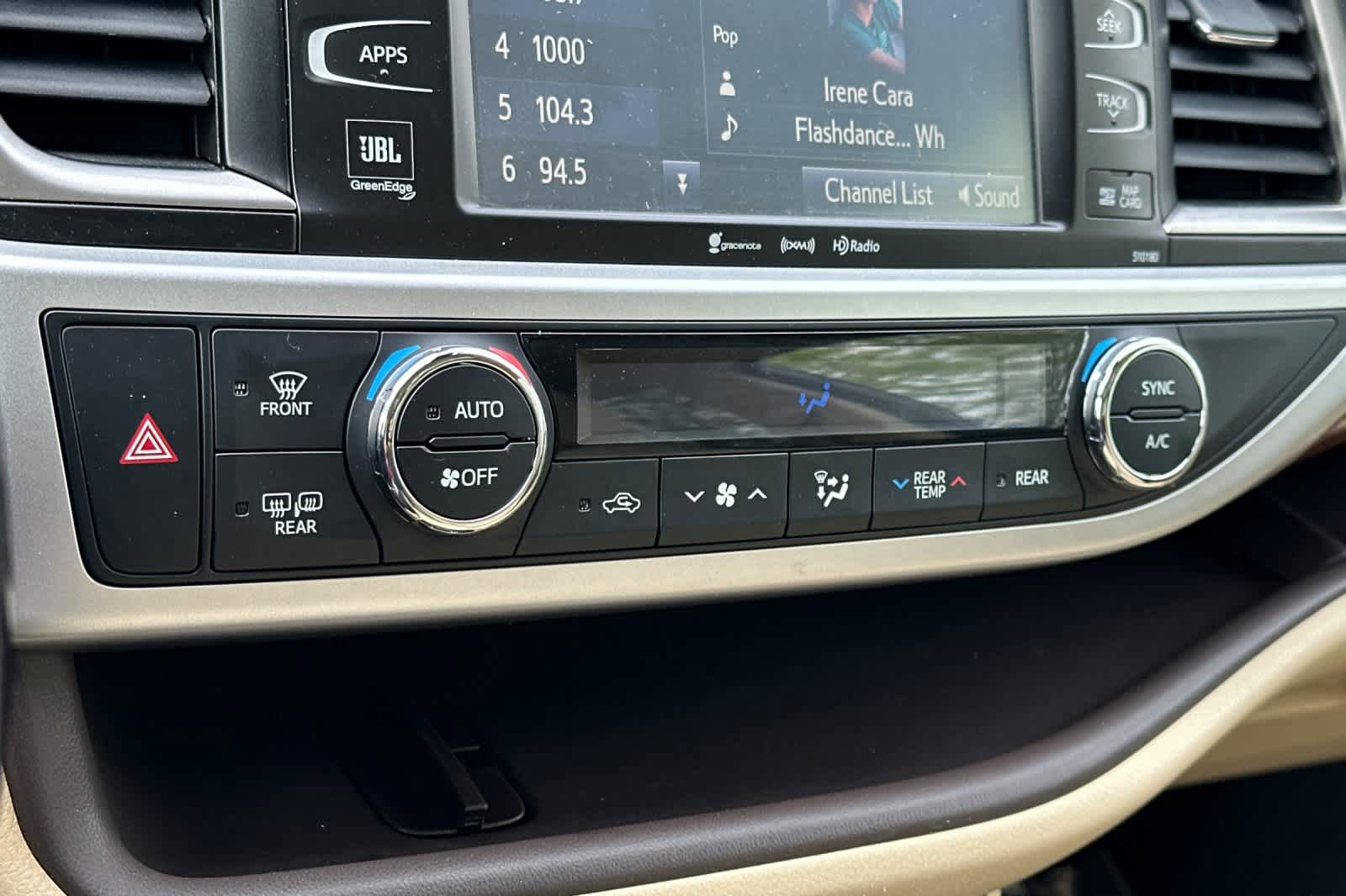 Used 2017 Toyota Highlander Limited Platinum AWD/4WD image 22