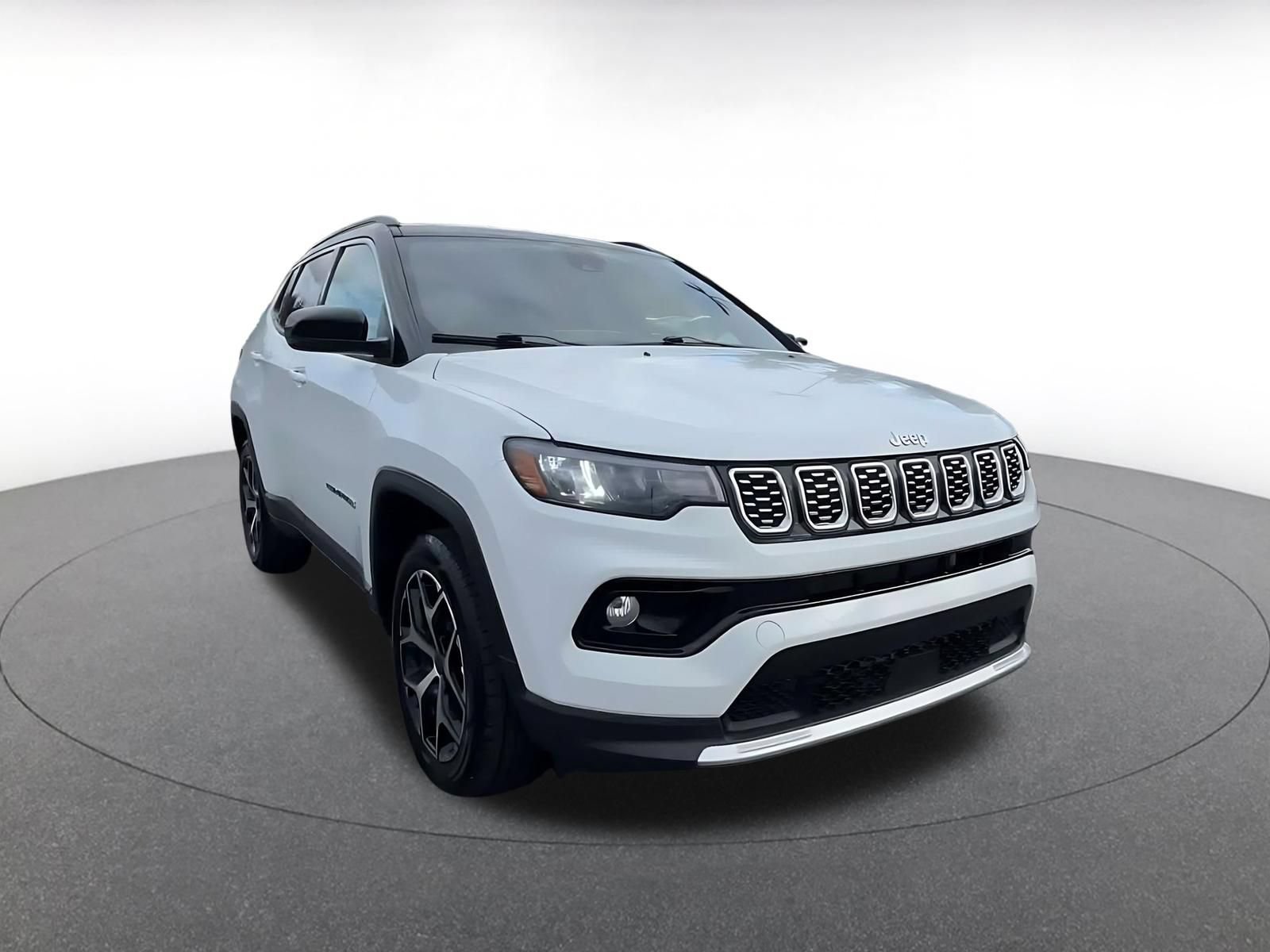 Used 2025 Jeep Compass Limited AWD/4WD image 3