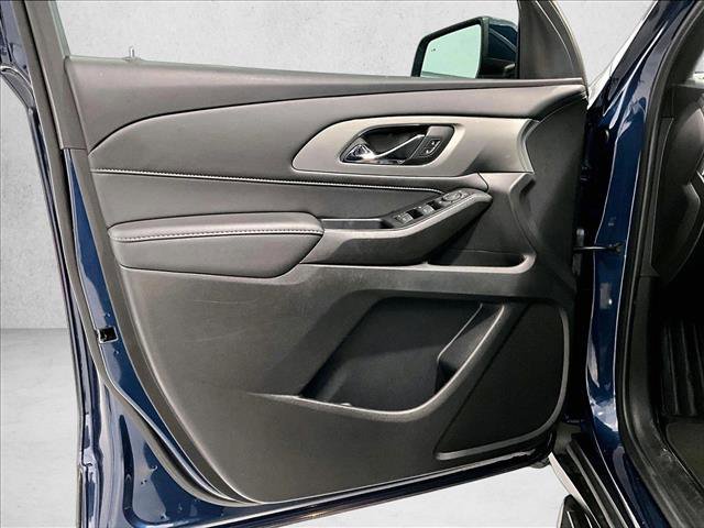 Used 2023 Chevrolet Traverse LT FWD image 18