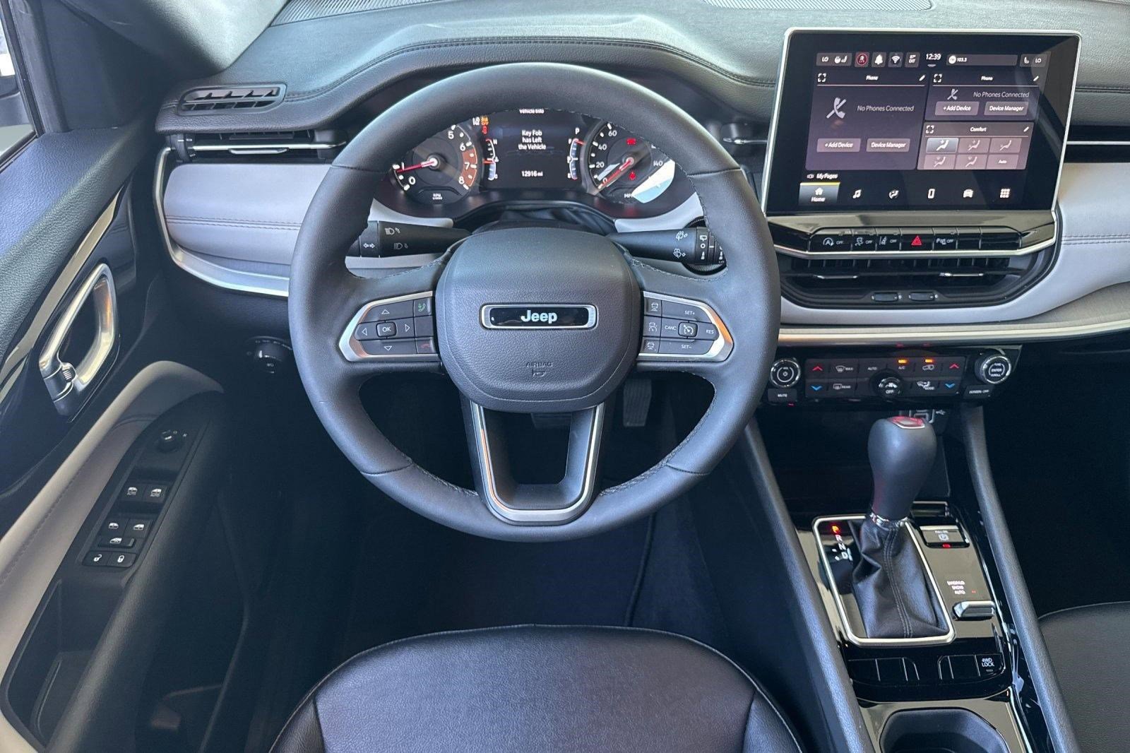 Used 2025 Jeep Compass Limited image 28