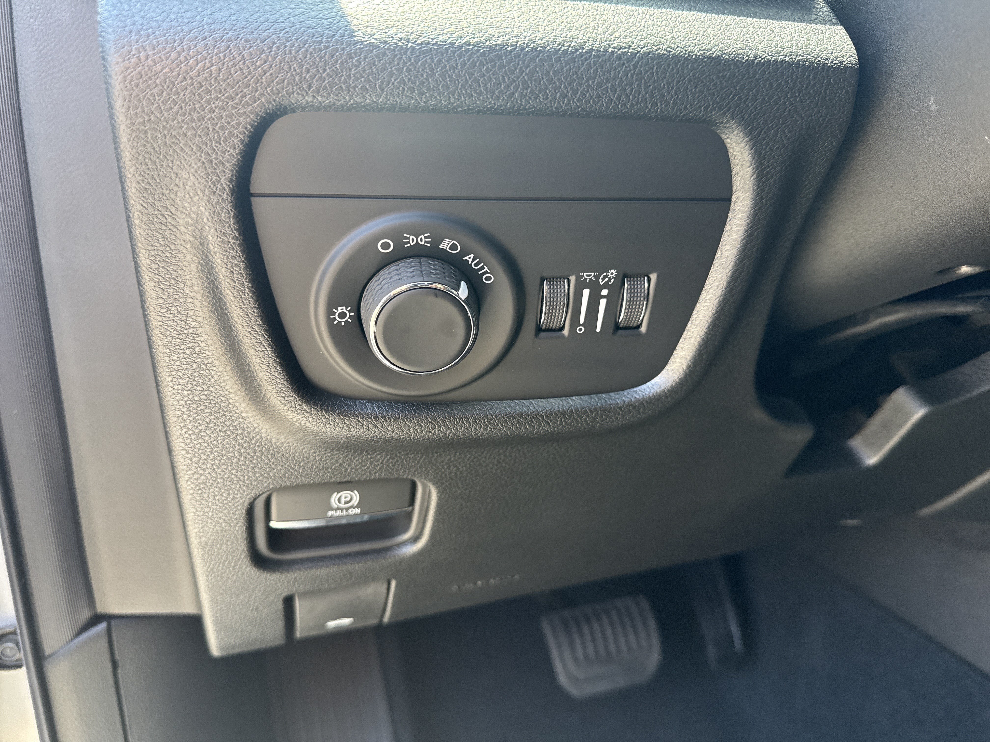 New 2026 Jeep Grand Cherokee Altitude RWD image 32
