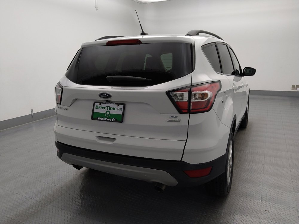 Used 2018 Ford Escape SE w/ Ford Safe & Smart Package FWD image 7