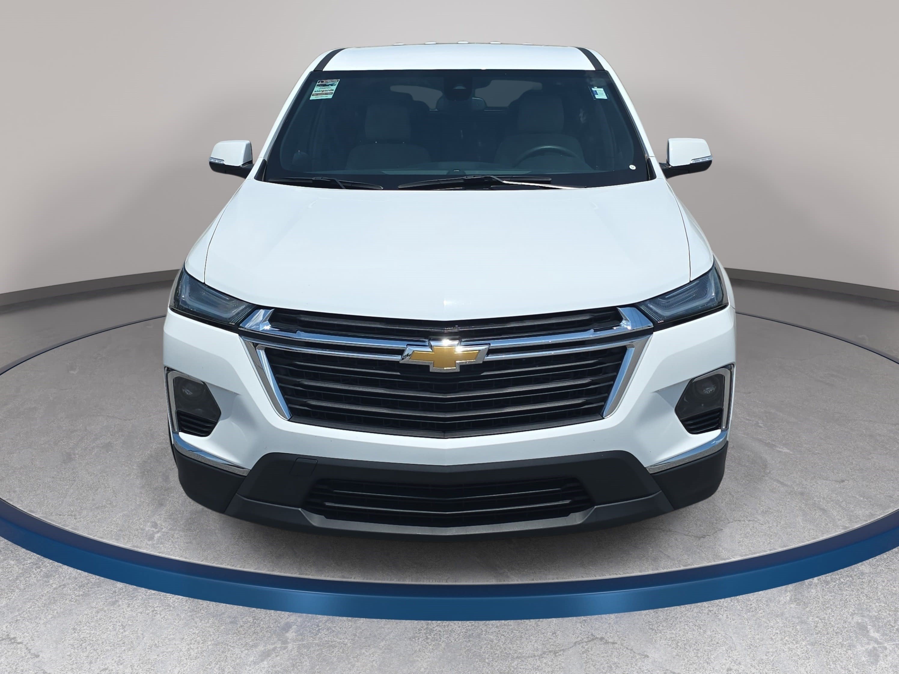 Used 2023 Chevrolet Traverse LS AWD/4WD image 2