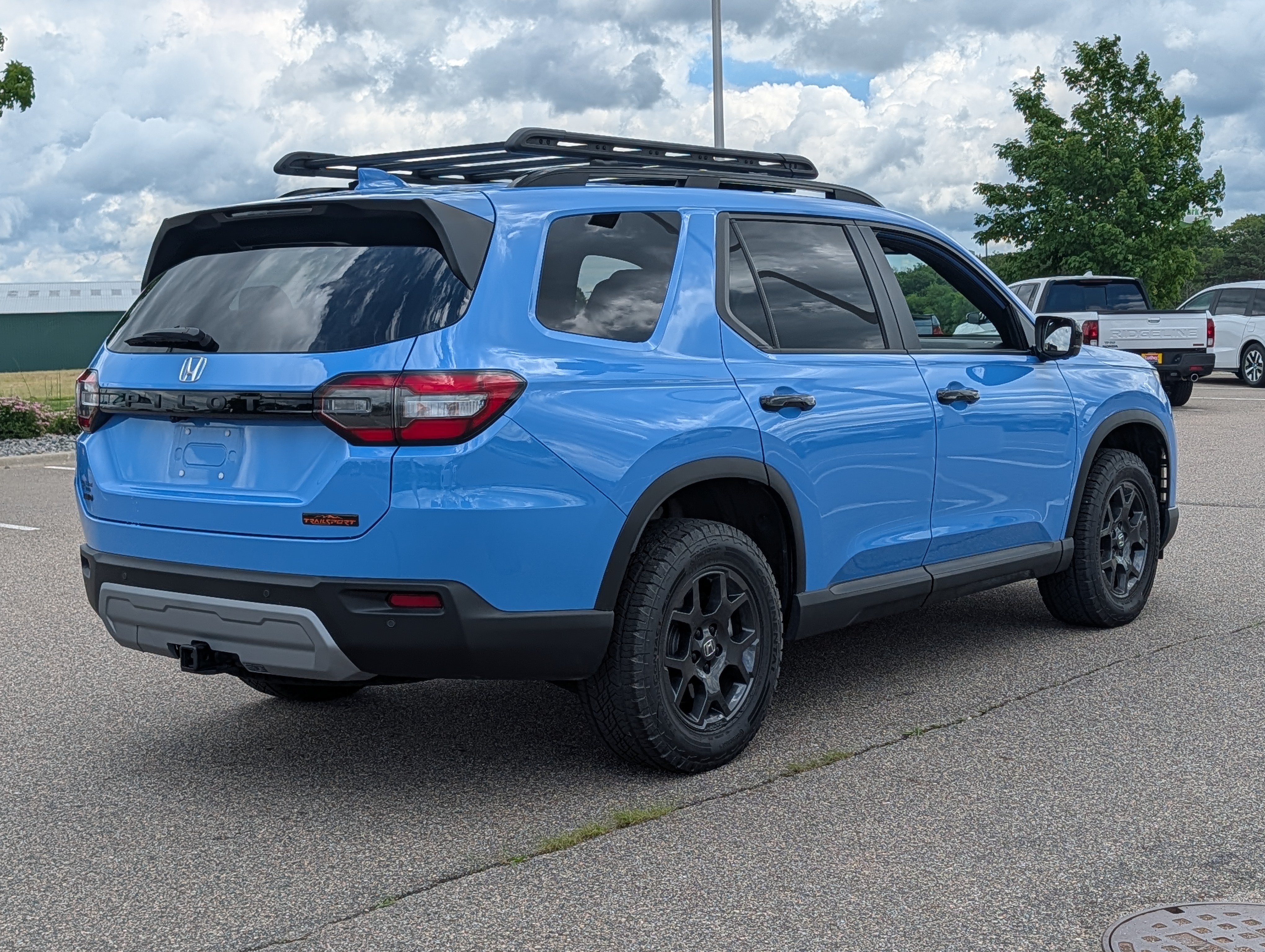 Certified 2025 Honda Pilot TrailSport image 8