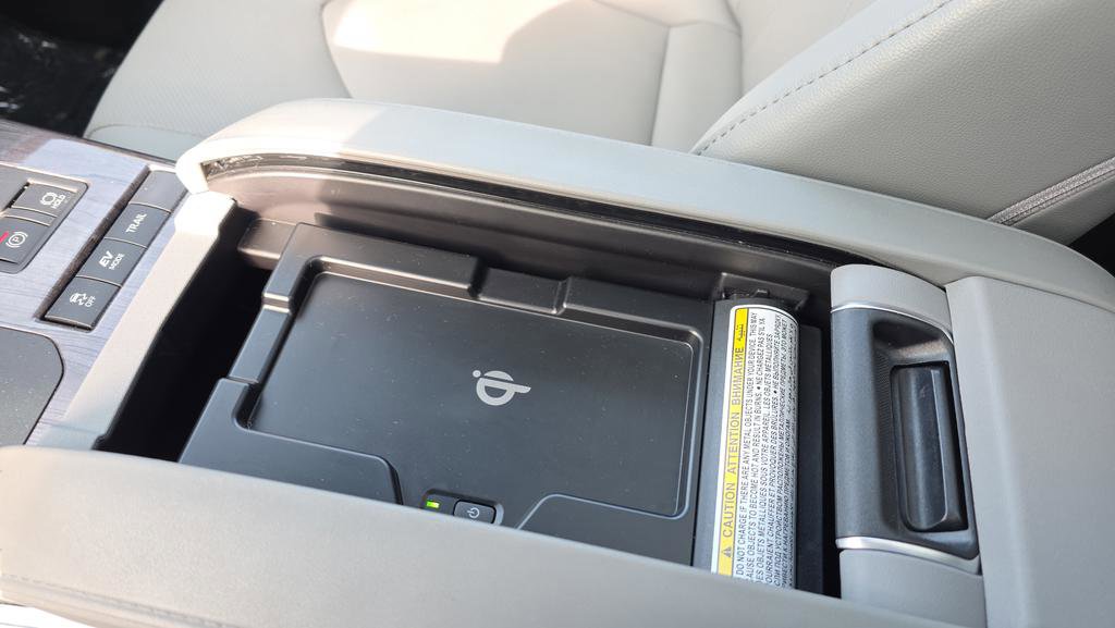 Used 2021 Toyota Highlander Platinum image 29