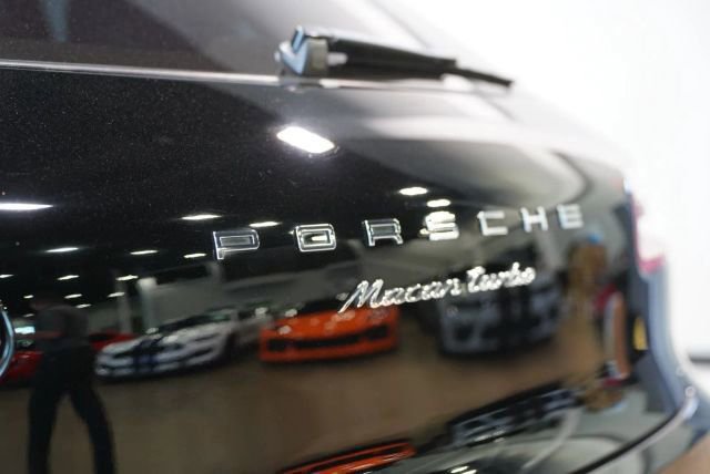 Used 2018 Porsche Macan Turbo AWD/4WD image 24