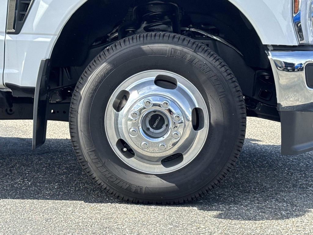 New 2025 Ford F350 Lariat w/ Lariat Ultimate Package image 30