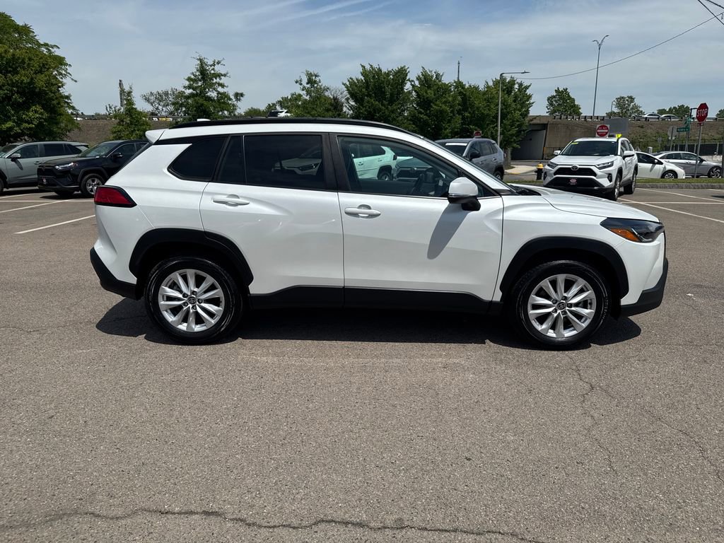 Used 2023 Toyota Corolla Cross LE w/ Moonroof Package AWD/4WD image 9