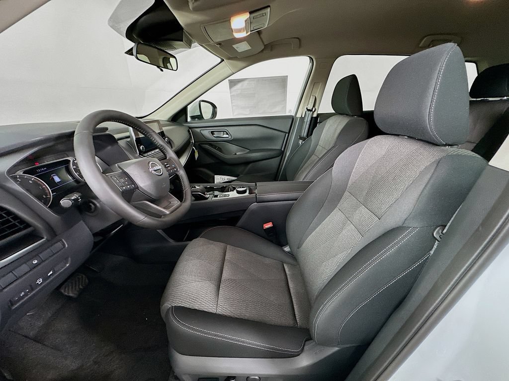 New 2026 Nissan Rogue SV w/ Cold Weather Package AWD/4WD image 28