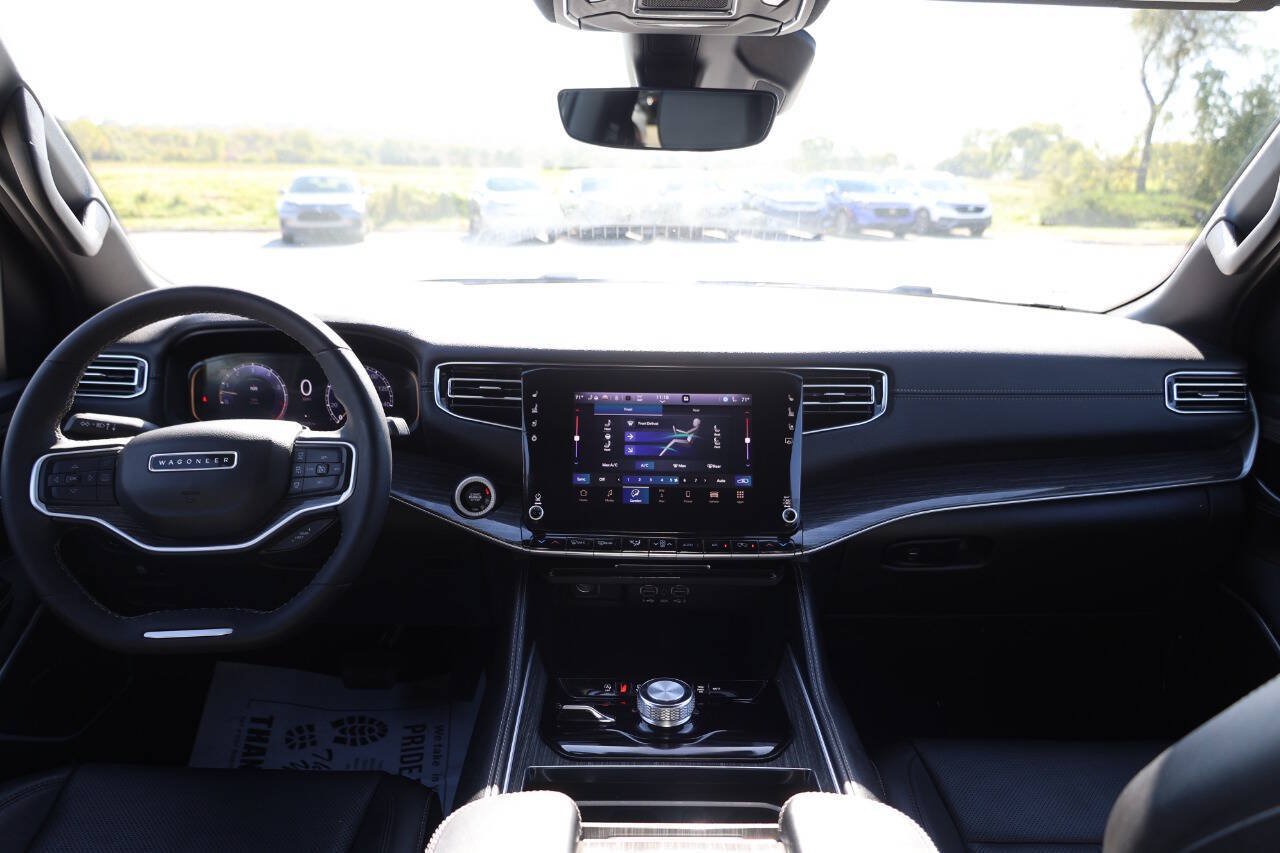 Used 2022 Jeep Wagoneer Series II AWD/4WD image 14