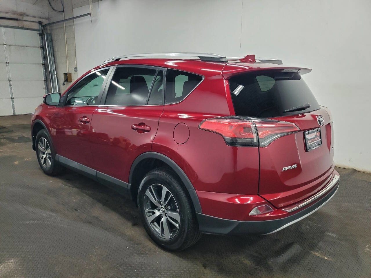 Used 2018 Toyota RAV4 XLE image 5