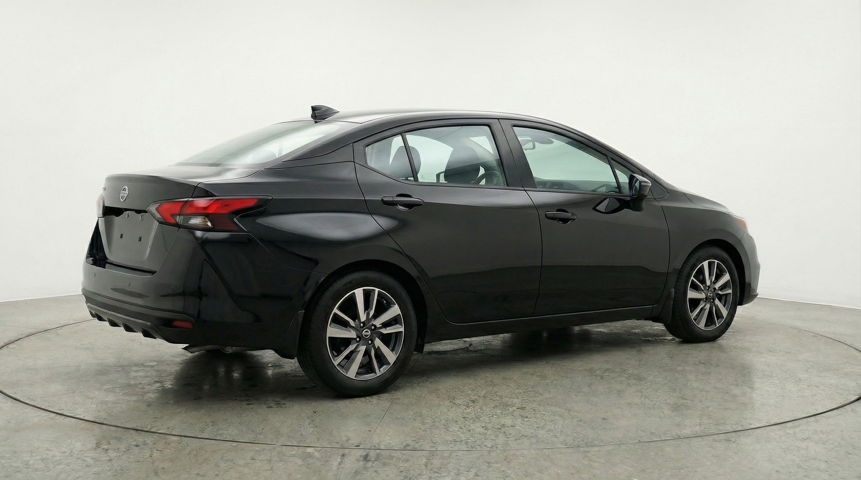 Used 2025 Nissan Versa SV FWD image 9