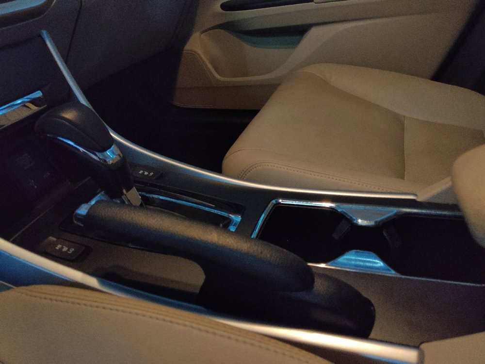 Used 2015 Honda Accord EX-L image 26