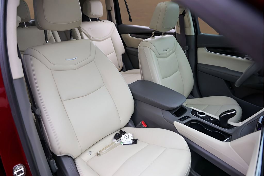 Used 2020 Cadillac XT6 Premium Luxury image 30