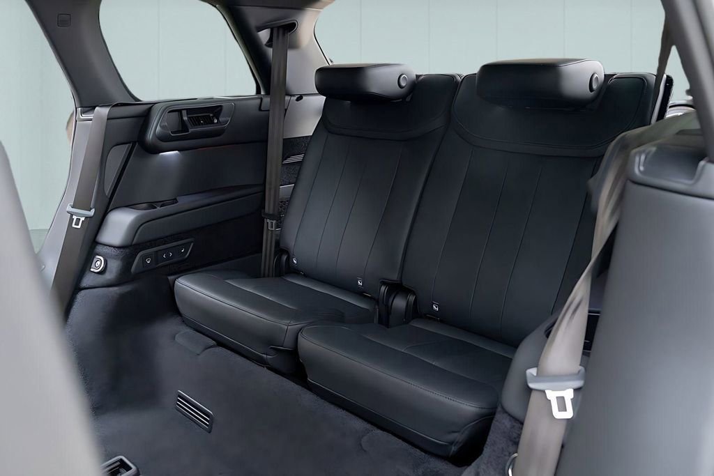 Used 2025 Land Rover Range Rover Long Wheelbase Autobiography image 27