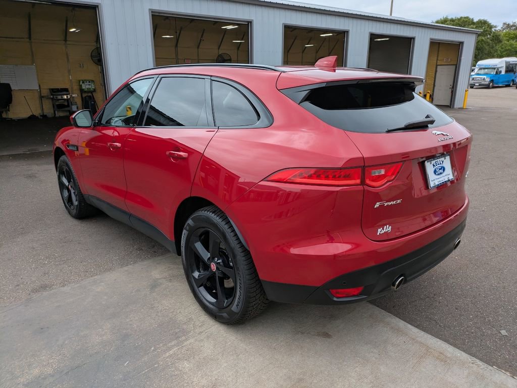 Used 2017 Jaguar F-PACE Prestige image 4