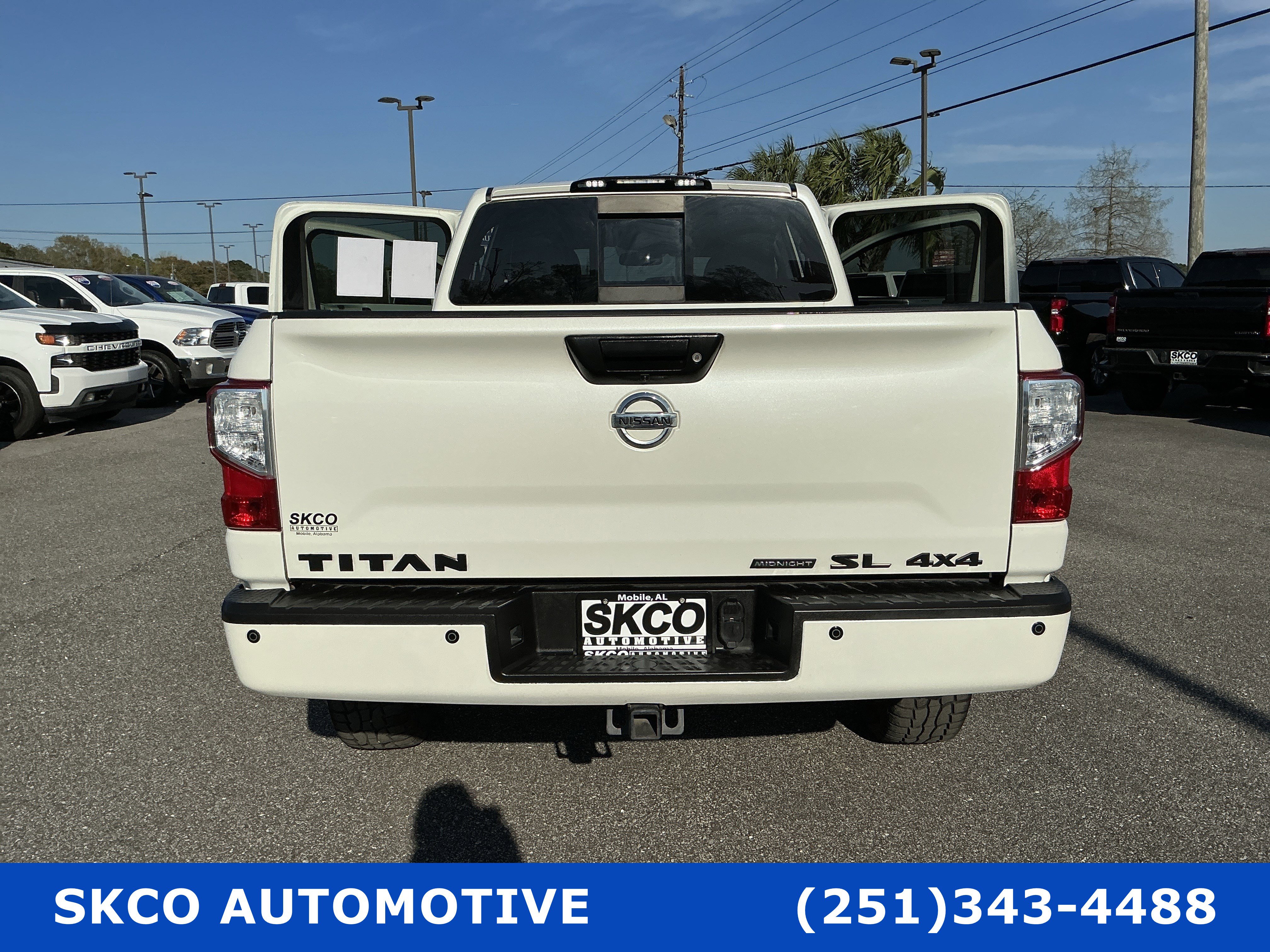 Used 2018 Nissan Titan SL w/ Midnight Edition image 32
