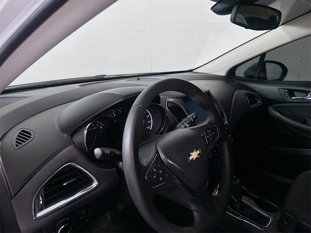 Used 2017 Chevrolet Cruze LT w/ Sun And Sound Package image 9