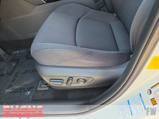 Used 2022 Toyota Venza LE AWD/4WD image 20