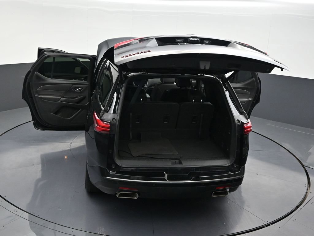 Used 2023 Chevrolet Traverse Premier w/ Redline Edition image 42
