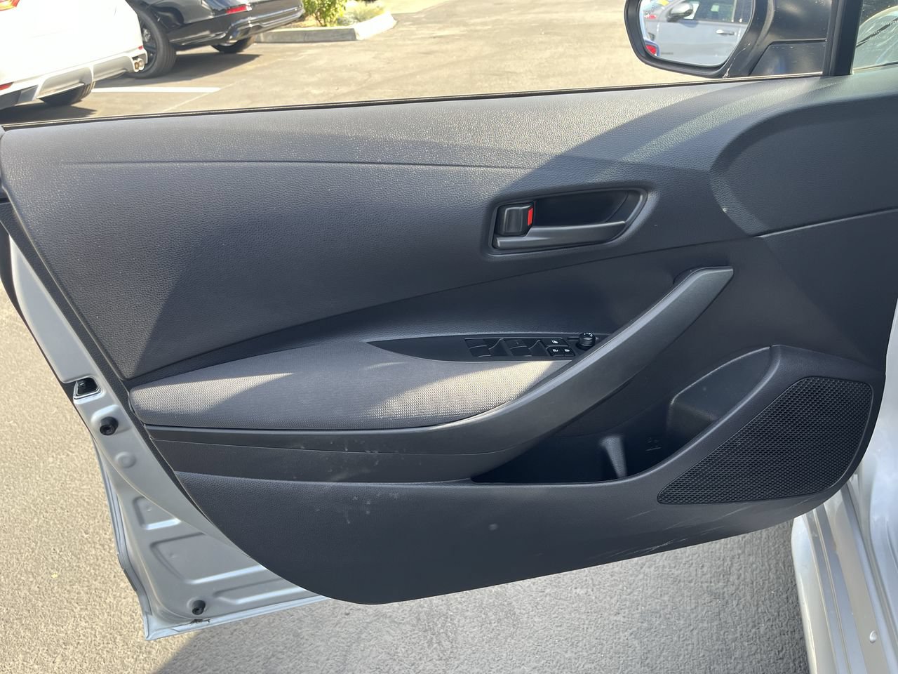 Used 2022 Toyota Corolla LE FWD image 19