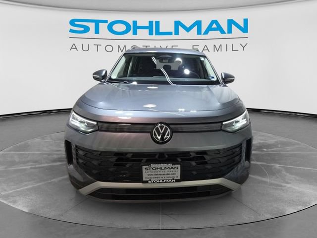 Certified 2025 Volkswagen Tiguan SE AWD/4WD image 2