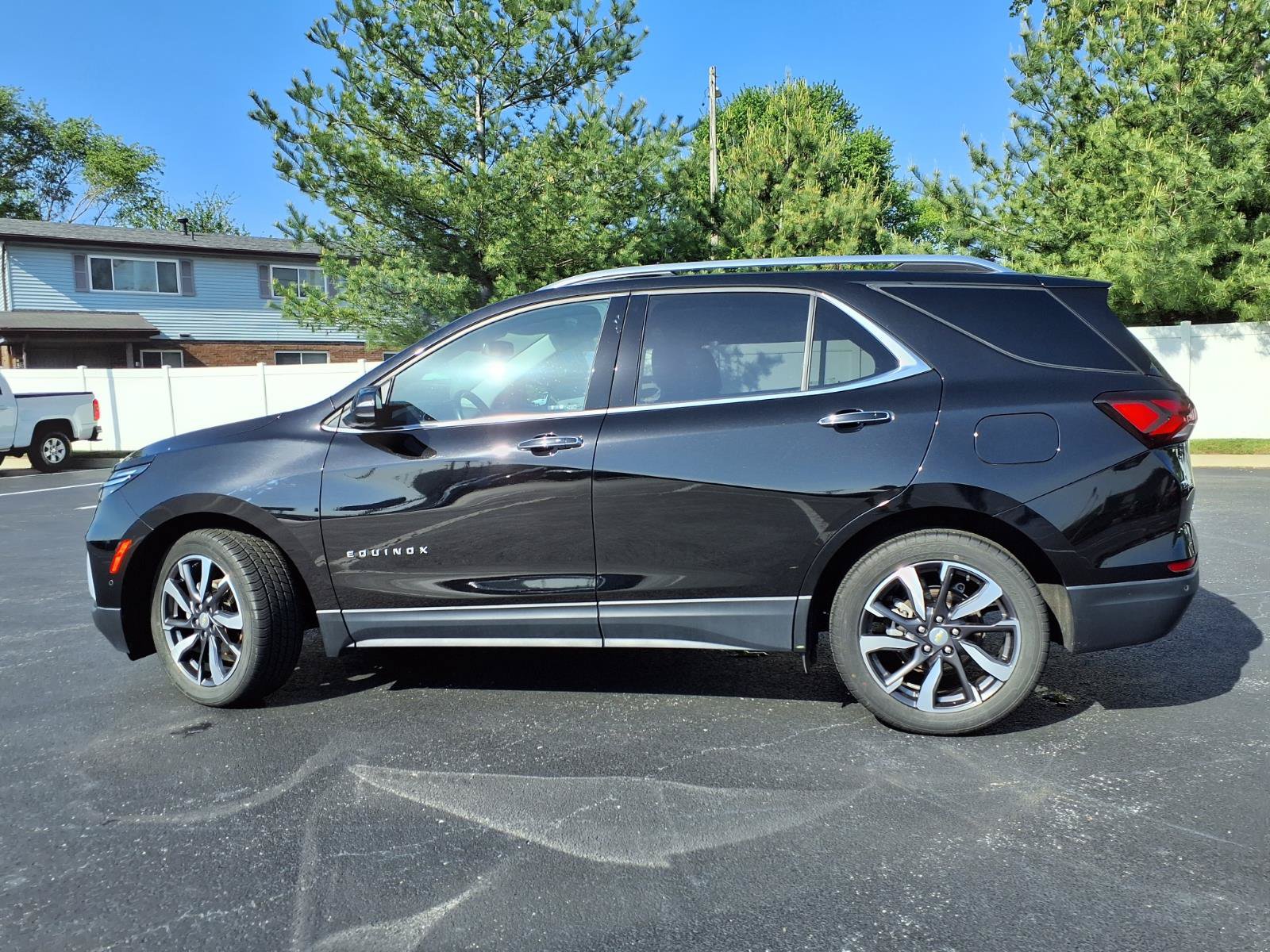 Used 2022 Chevrolet Equinox Premier FWD image 30