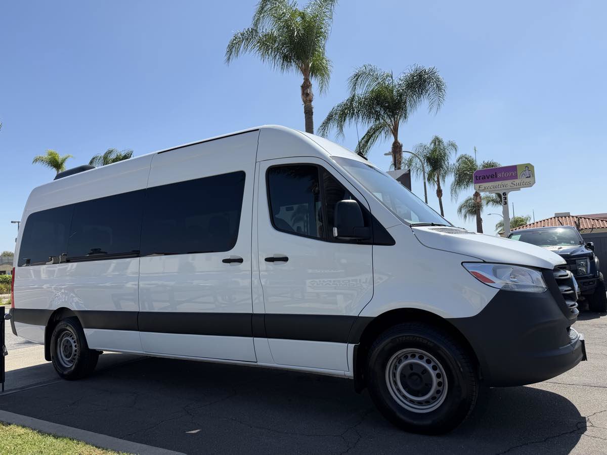Used 2022 Mercedes-Benz Sprinter 2500 image 6