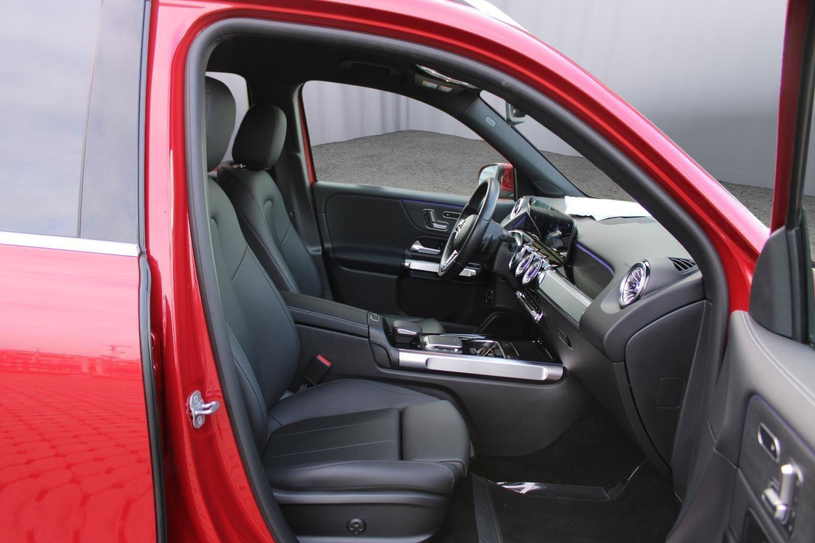 Used 2023 Mercedes-Benz EQB 300 4MATIC image 34